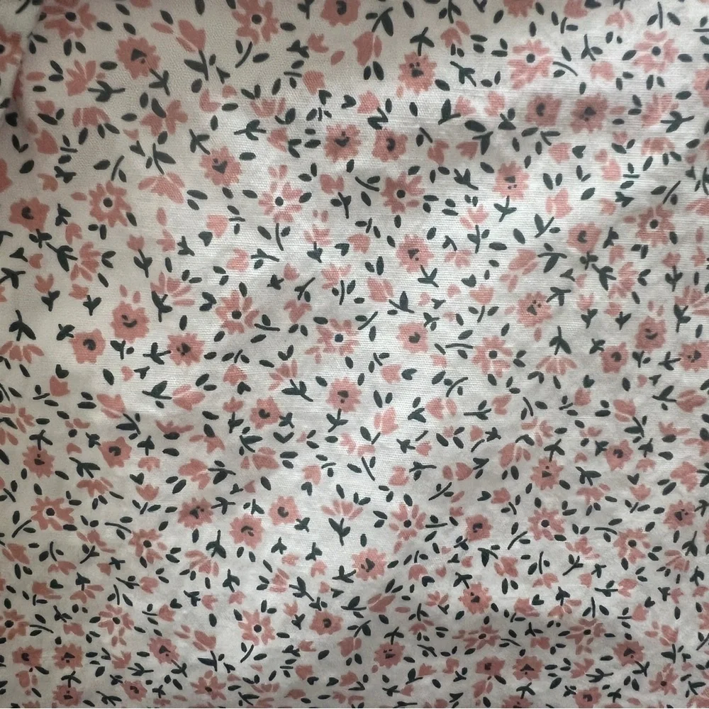 Men's J. Crew Pink Floral All Over Print Slim fit Button Down Shirt Medium